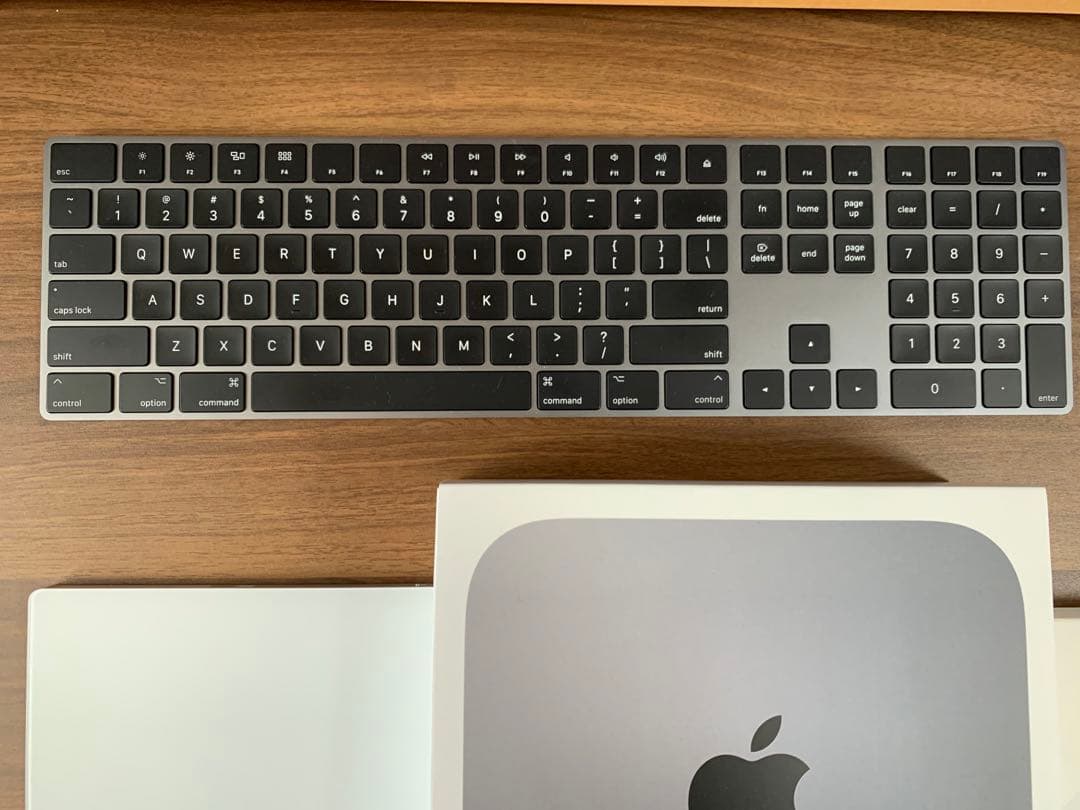 Mac mini メモリ16GB USテンキーキーボード　トラックパッド付き