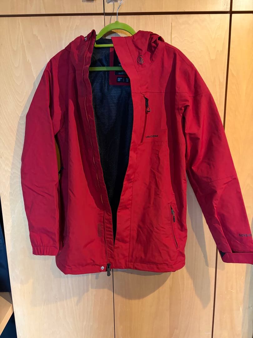 VOLCOM ゴアテックス　スノーボードウェア　ジャケット　ボルドー　赤　M