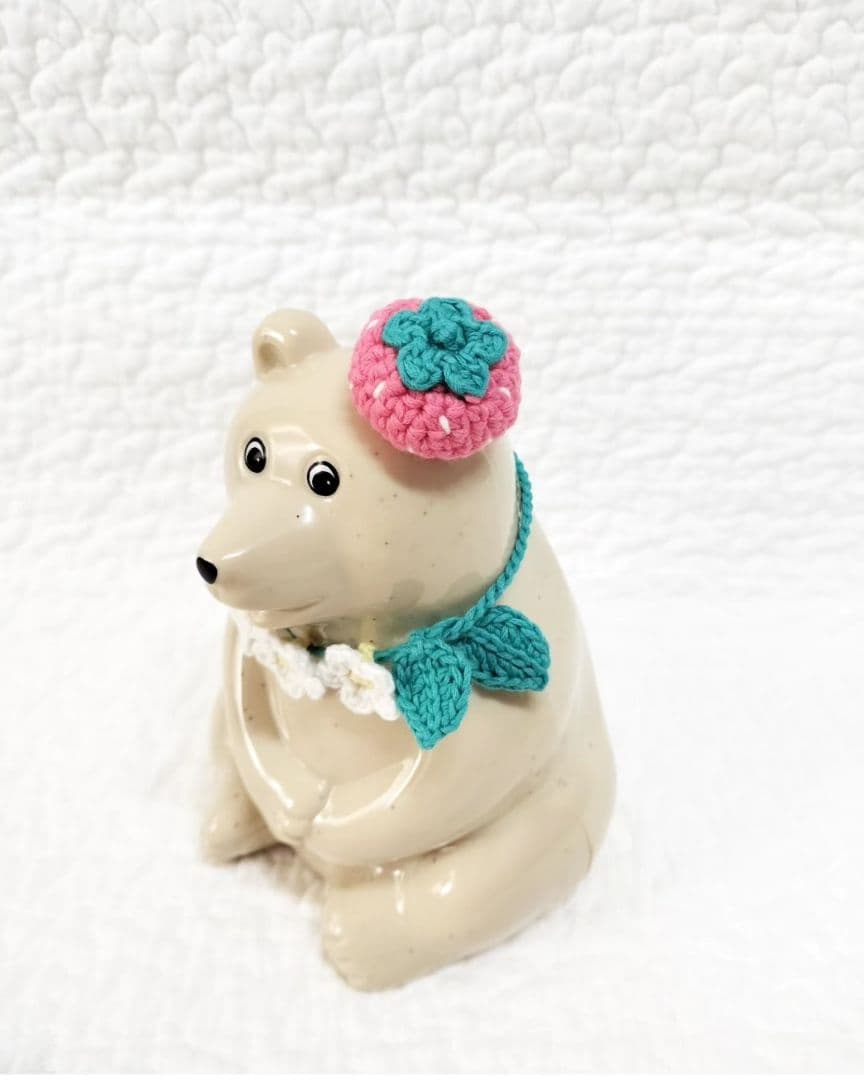 しろくま貯金箱＊薄ピンクいちごコーデ