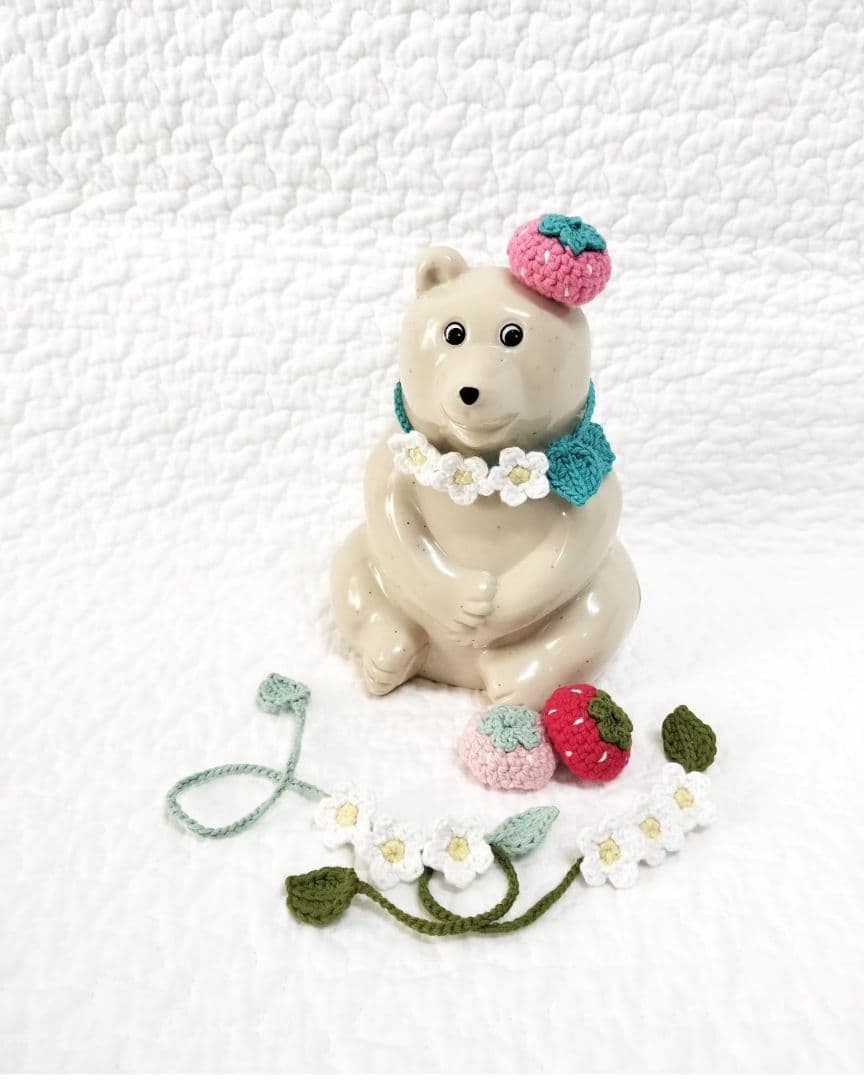 しろくま貯金箱＊薄ピンクいちごコーデ