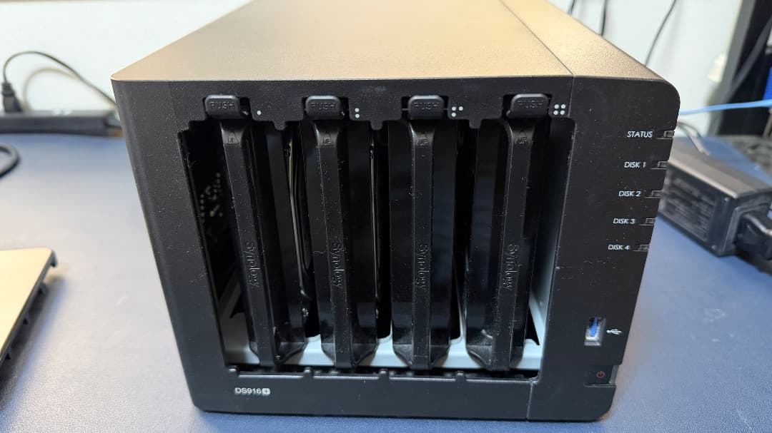 Synology DS916+ NAS 8GBメモリ DSM7.3.2対応