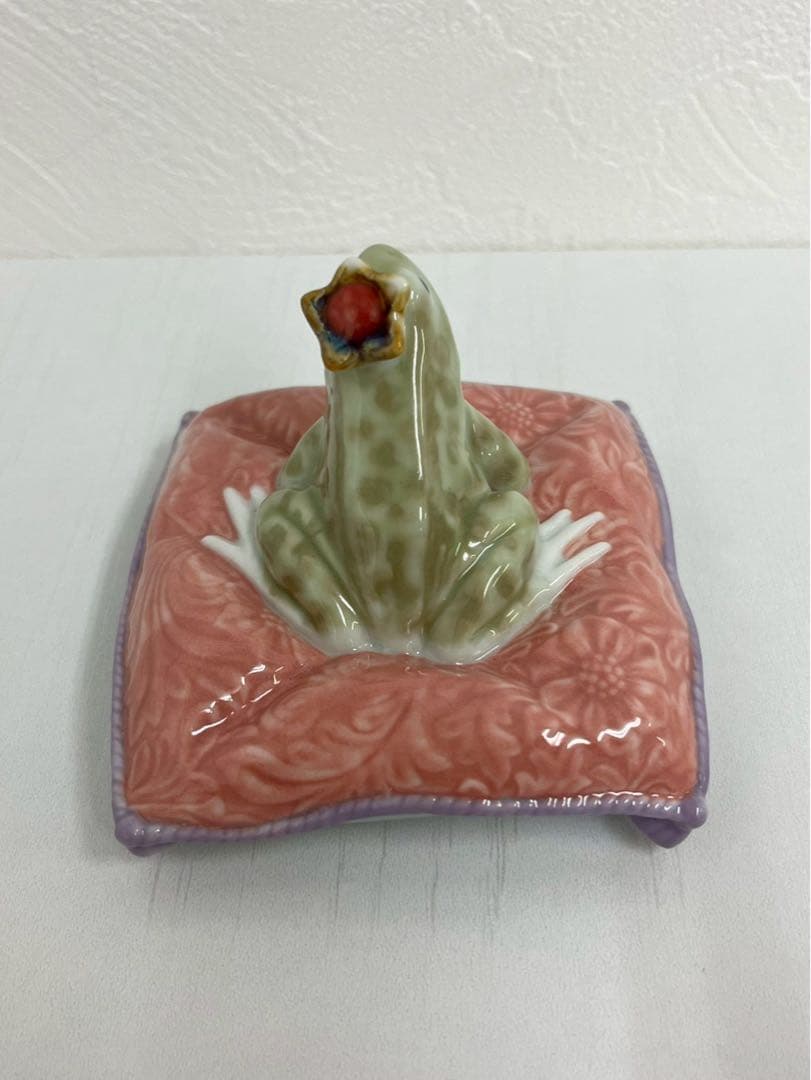 LLADROカエル オブジェ 陶器 置物 No.8444 王冠 蓮座 スペイン製