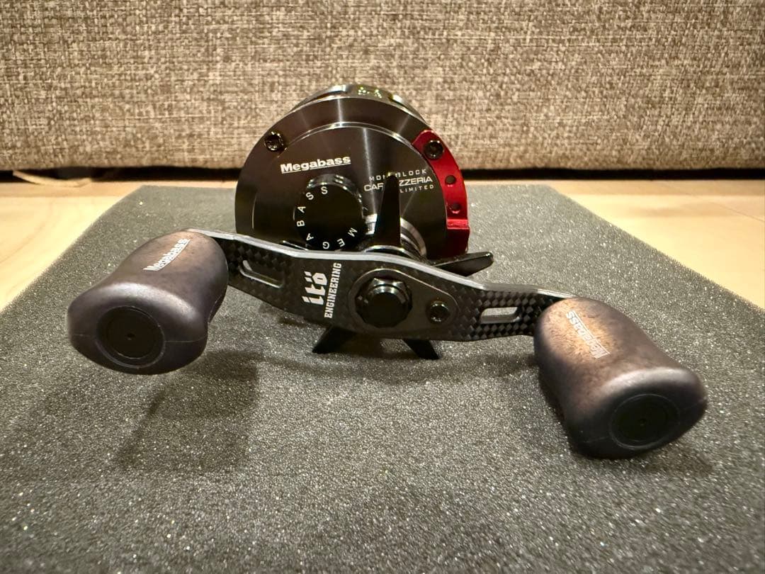 モノブロックレーシングカロッツェリア