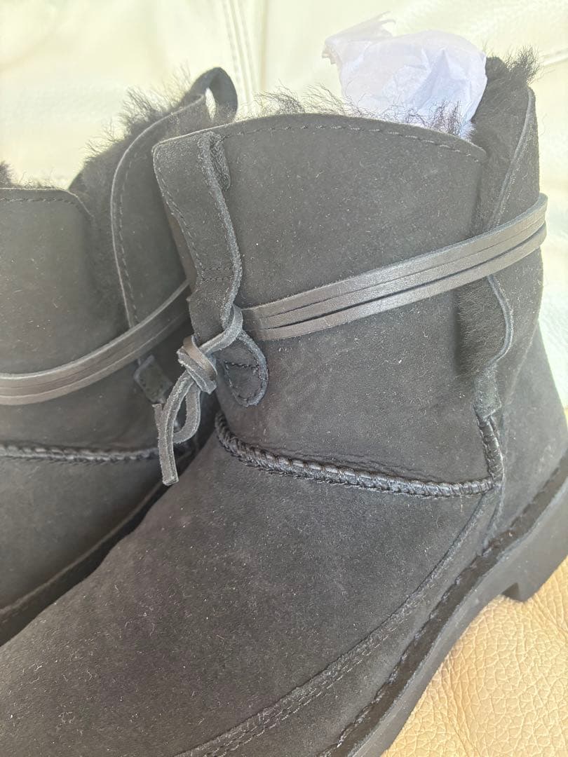 新品未使用！UGG ブラック ムートンブーツ　黒　24cm