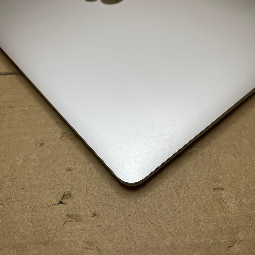 MacBook Air（M1,2020） 13.3インチ　シルバー　A2337