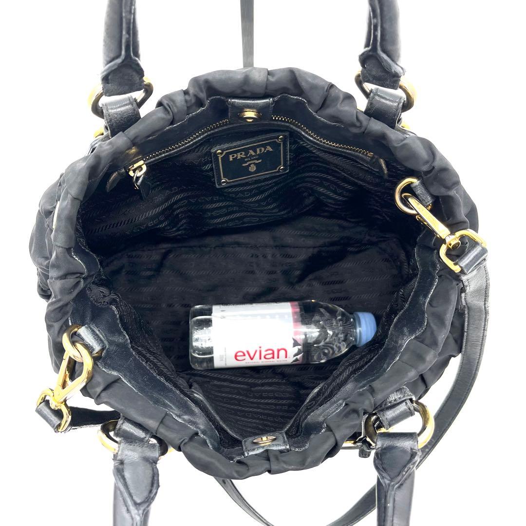 PRADAプラダ ボンバー ギャザー メタルロゴ G金具 2WAYハンドバッグ黒