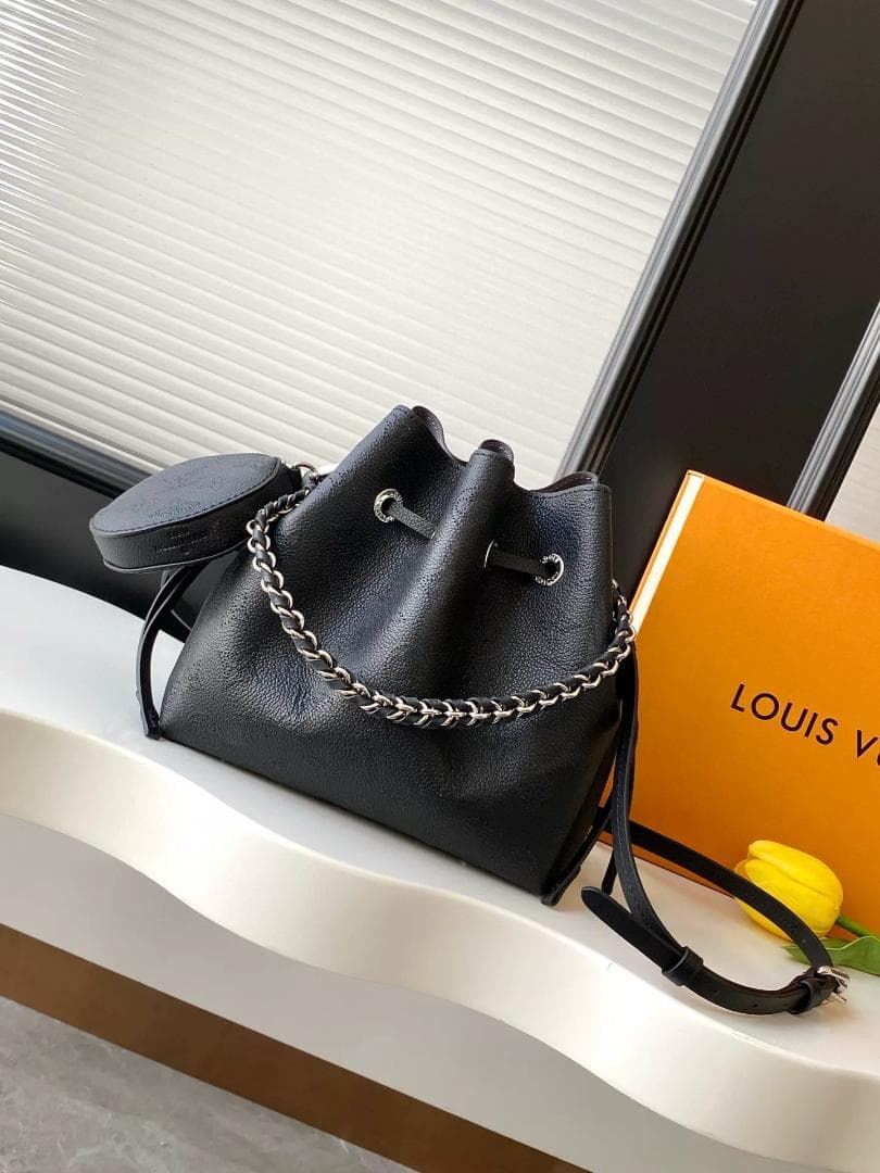 ルイヴィトン マヒナ ベラ 2way チェーン ショルダーバッグ*M57070