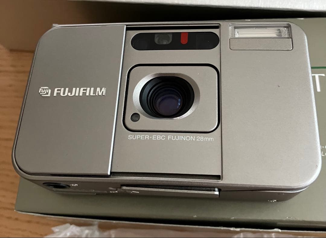 [未使用 ]フジフイルム CARDIA mini TIARA 三脚 フイルム付