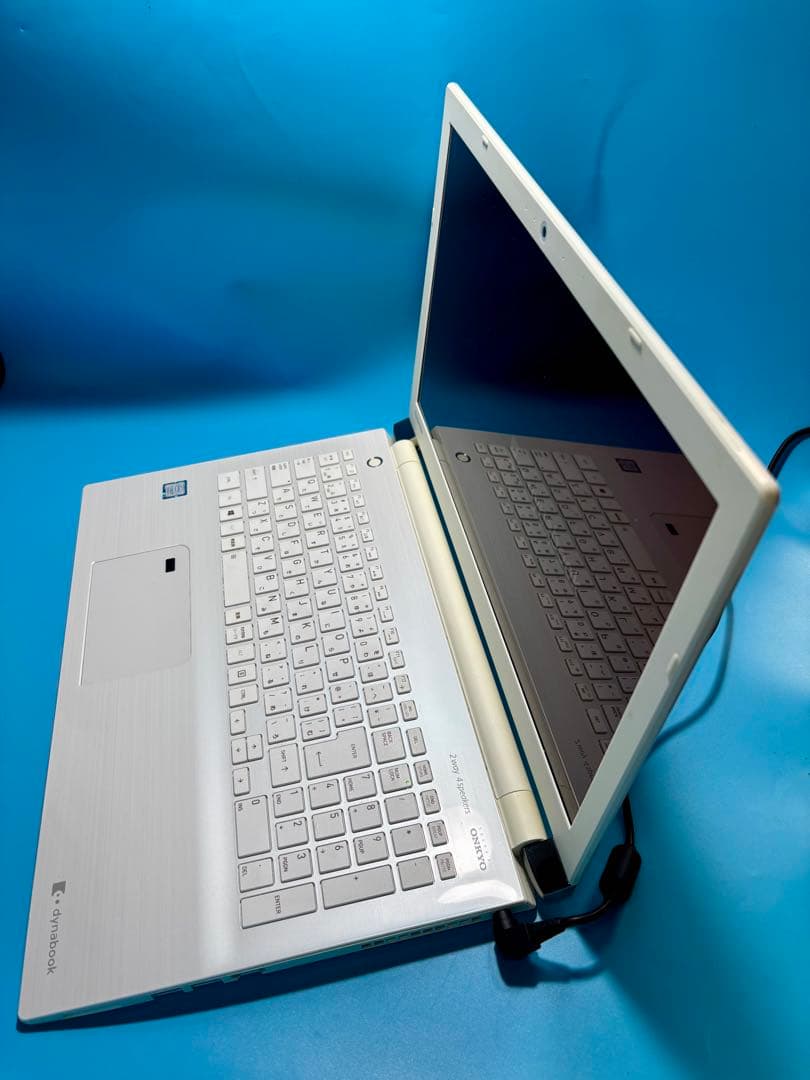 東芝 dynabook T75/FWS i7 8550U SSD2TB 32GB