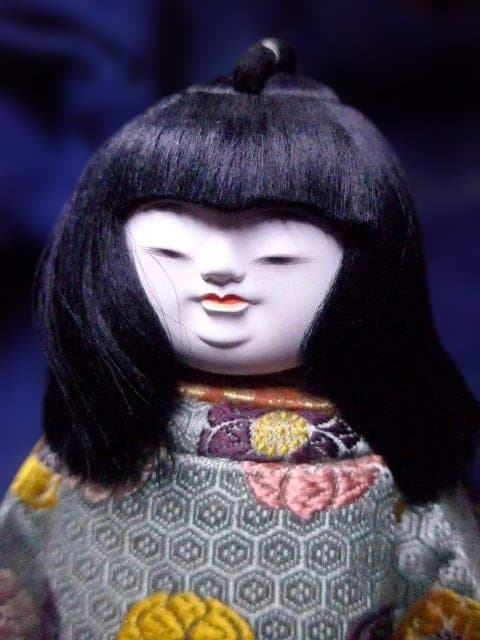 貴重な国指定無形文化財の人形師　銀座　原米洲の稚児雛です。