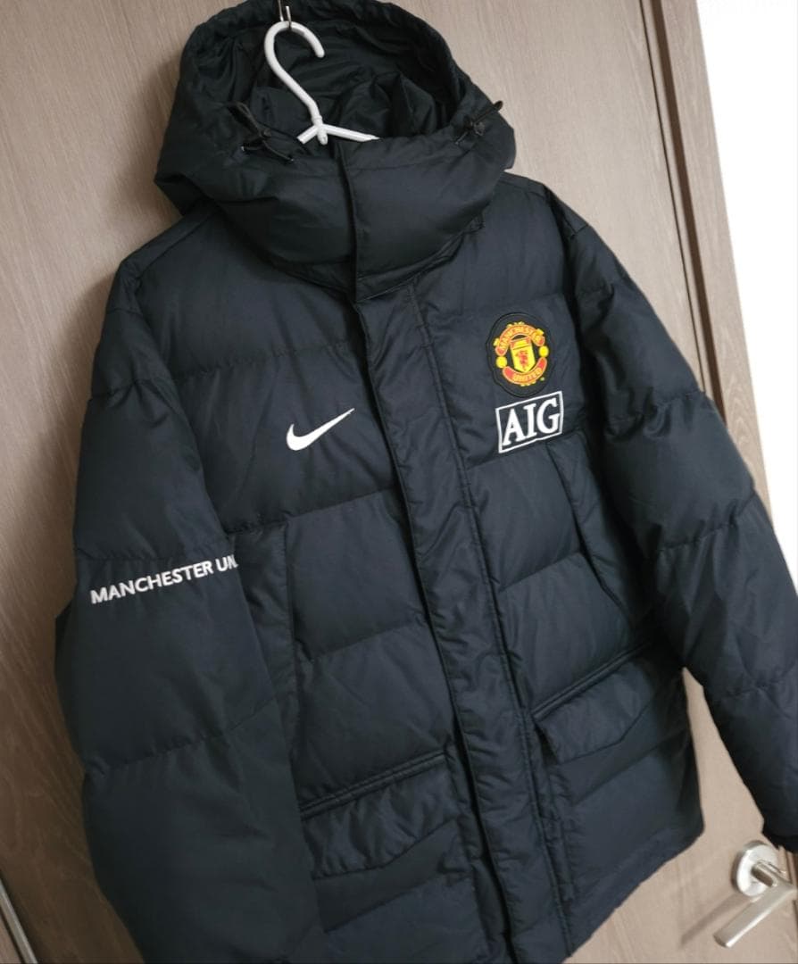 マラドーナメッシ ナイキ マンチェスターユナイテッド ダウンジャケット