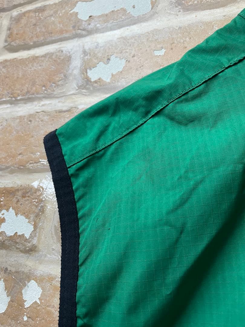 90s NIKE ナイキ　ナイロンベスト　ベスト　刺繍　スウォッシュ　緑　y2k