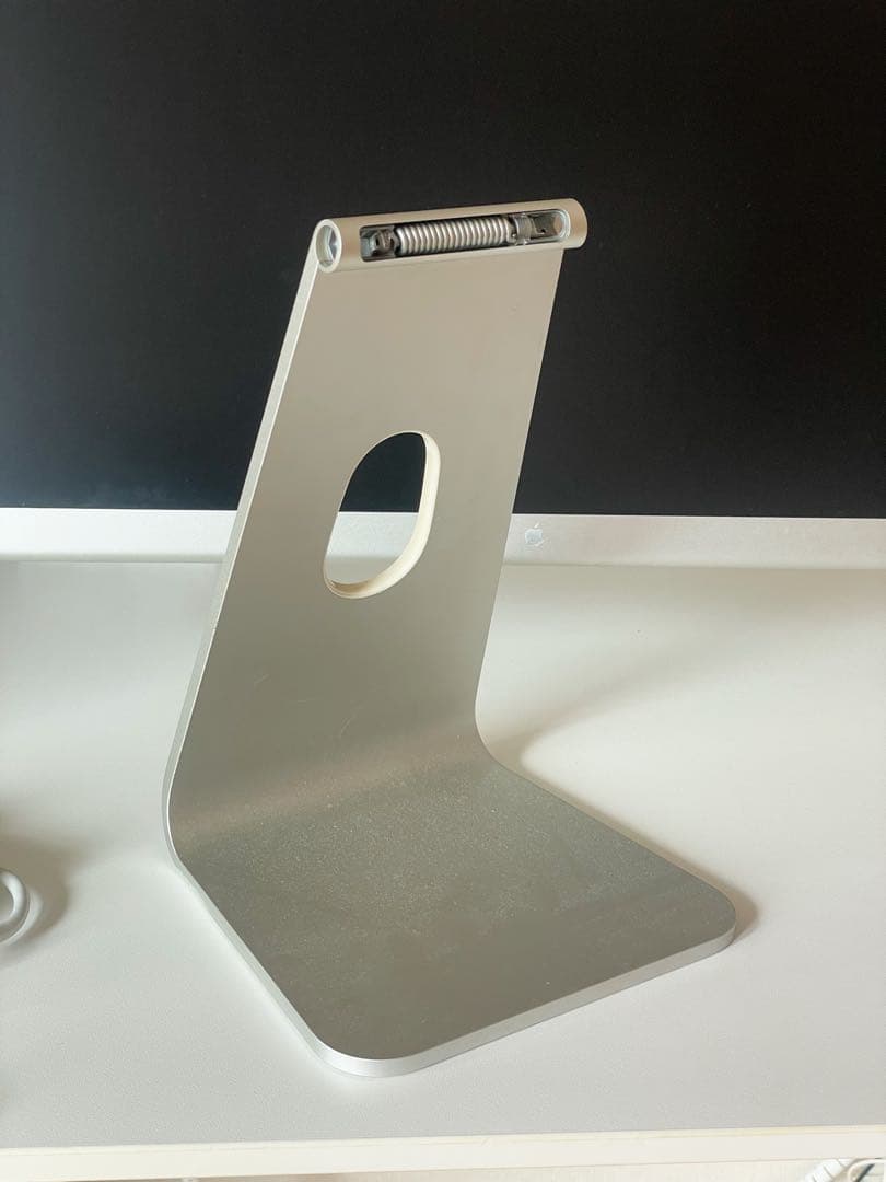 Apple Cinema Display 付属:VESAマウント/USB-C変換