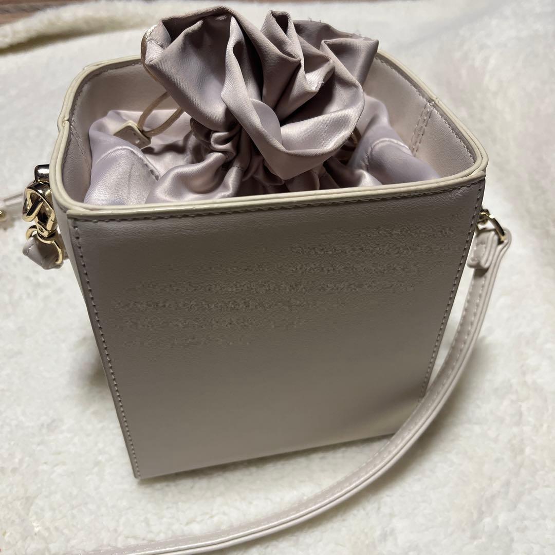 くるみ様交渉済み　MARY QUANTショルダーバッグ　パール