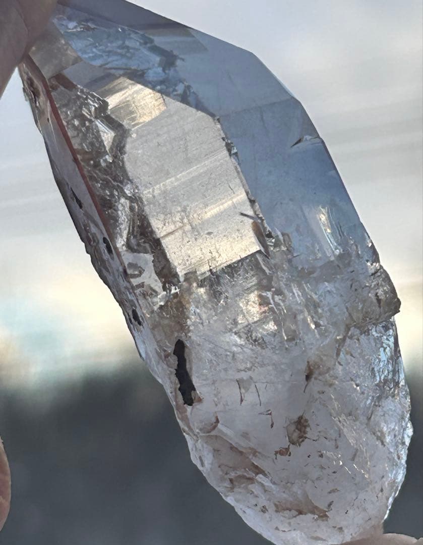 ブラジル・ディアマンティーナ産 レインボー入り ナチュラルクリアクォーツ