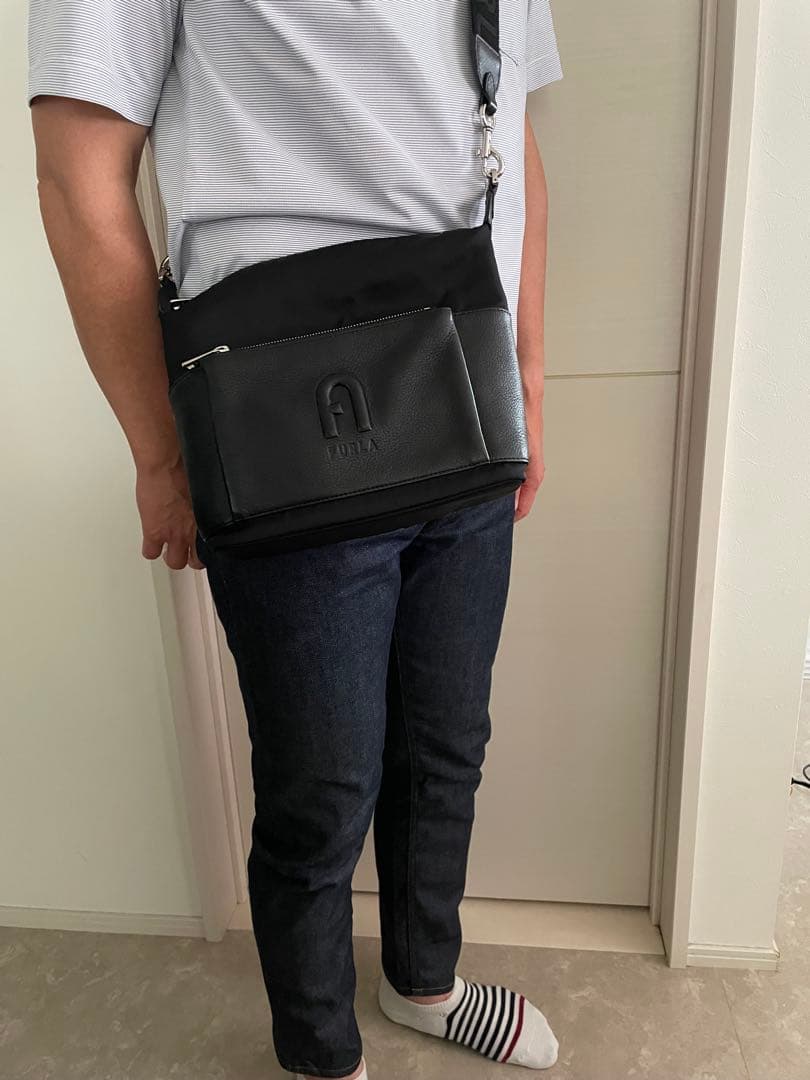 【美品】★FURLA★クロスボディバッグブラック