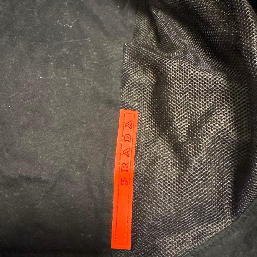 プラダのゴルフＴシャツ