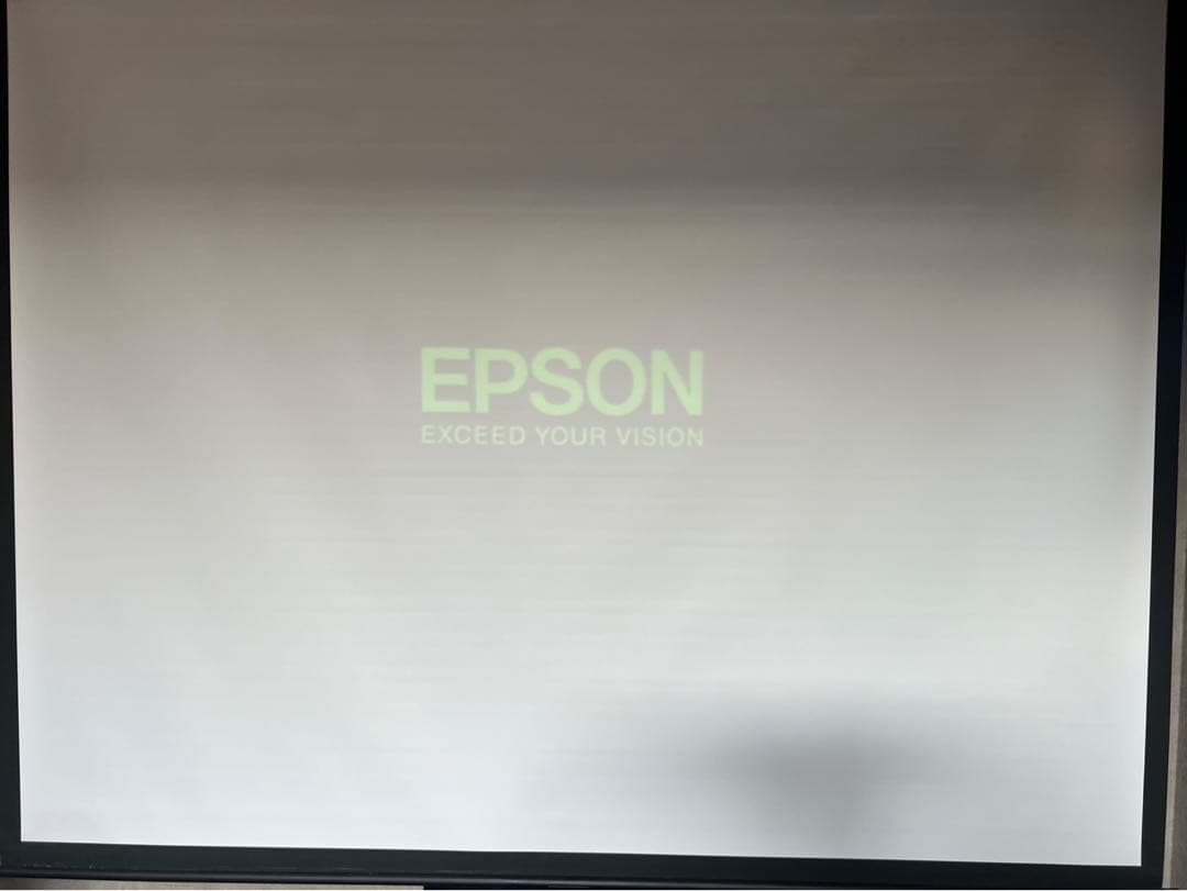 EPSON EB-1900 プロジェクター本体 中古　Wi-Fi付き