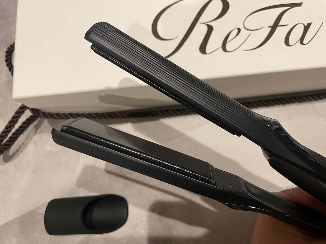 p*o様 リファ　ストレートヘアアイロン