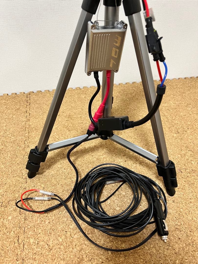 灯火採集　三脚型　ライトトラップ　HID35w 紫外線放出加工済