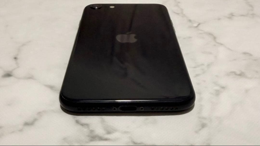 iPhone SE第3世代 64GB ミッドナイト 最大容量84％ SIMフリー