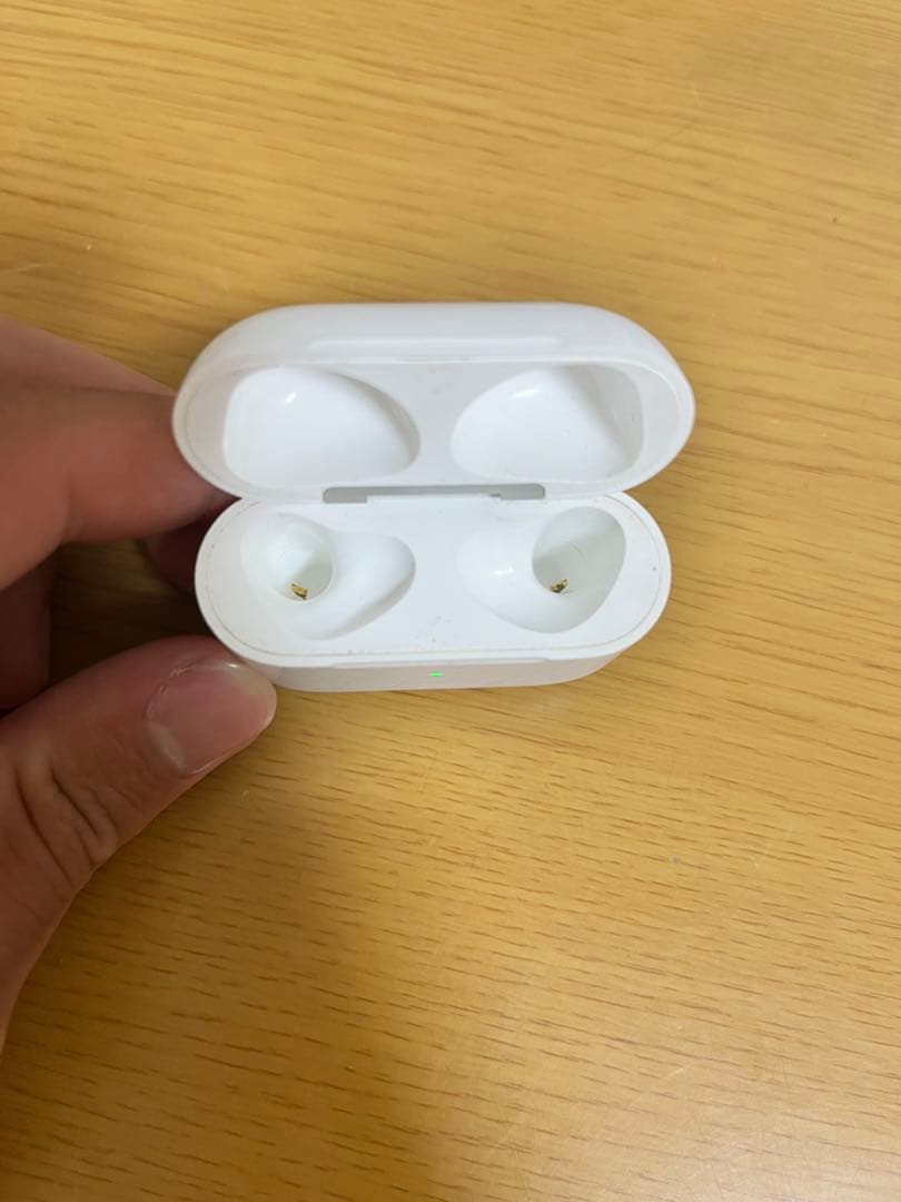 AirPods第3世代 本体と右耳