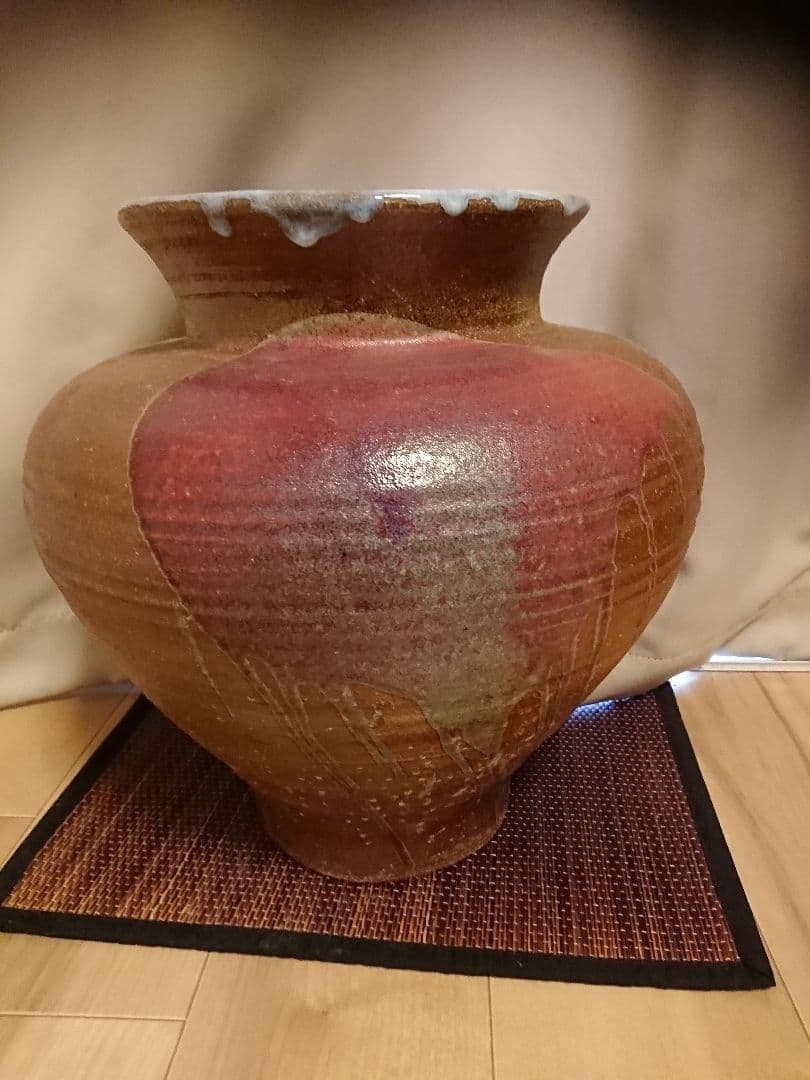 綺麗な大きい壺 (高さ40×横幅40)