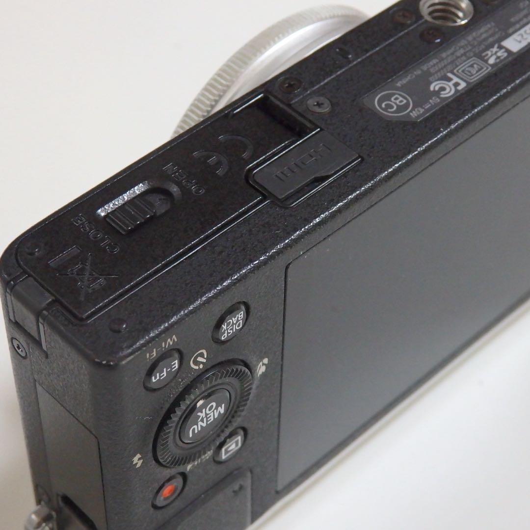 動作確認済み　Fujifilm XQ2 シルバー　箱付　フジフイルム