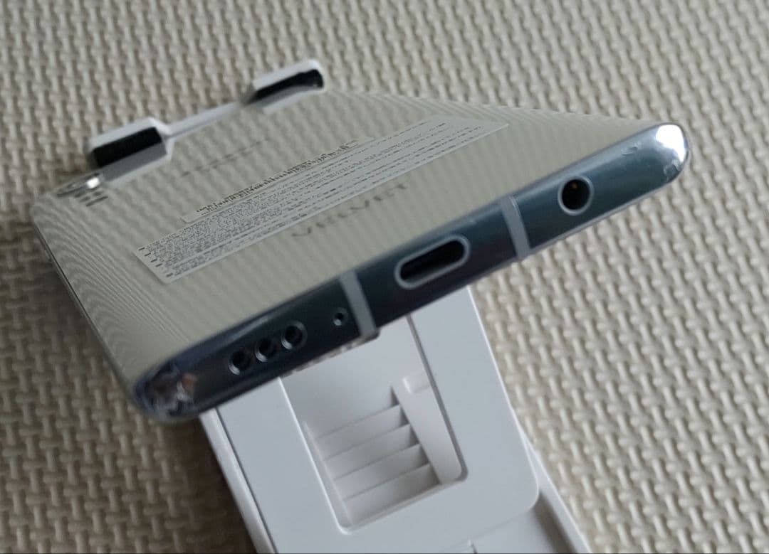 LG VELVET L-52A docomo 未使用に近い