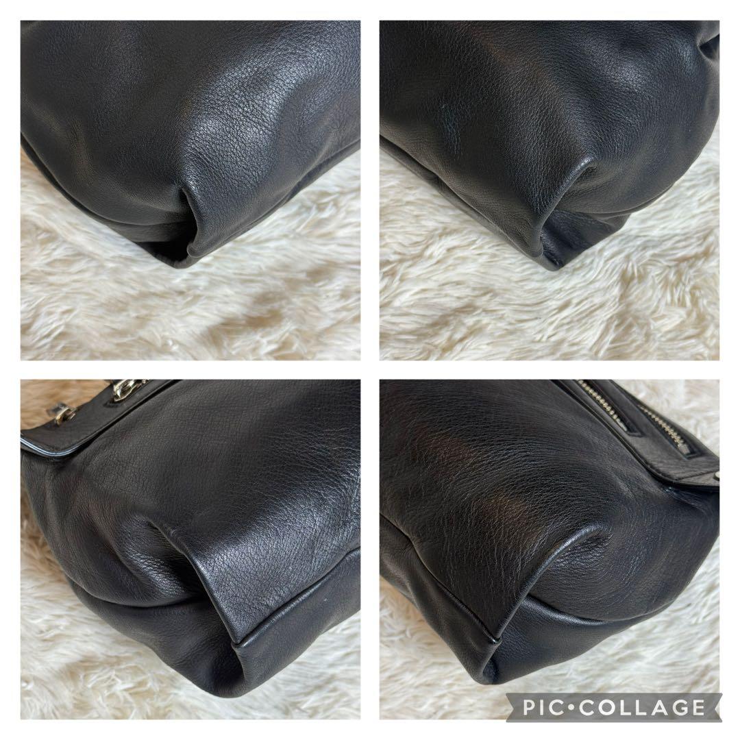 極美 カワカワ kawa-kawa レザー ボディバッグ 斜めがけ 肩掛け 金具