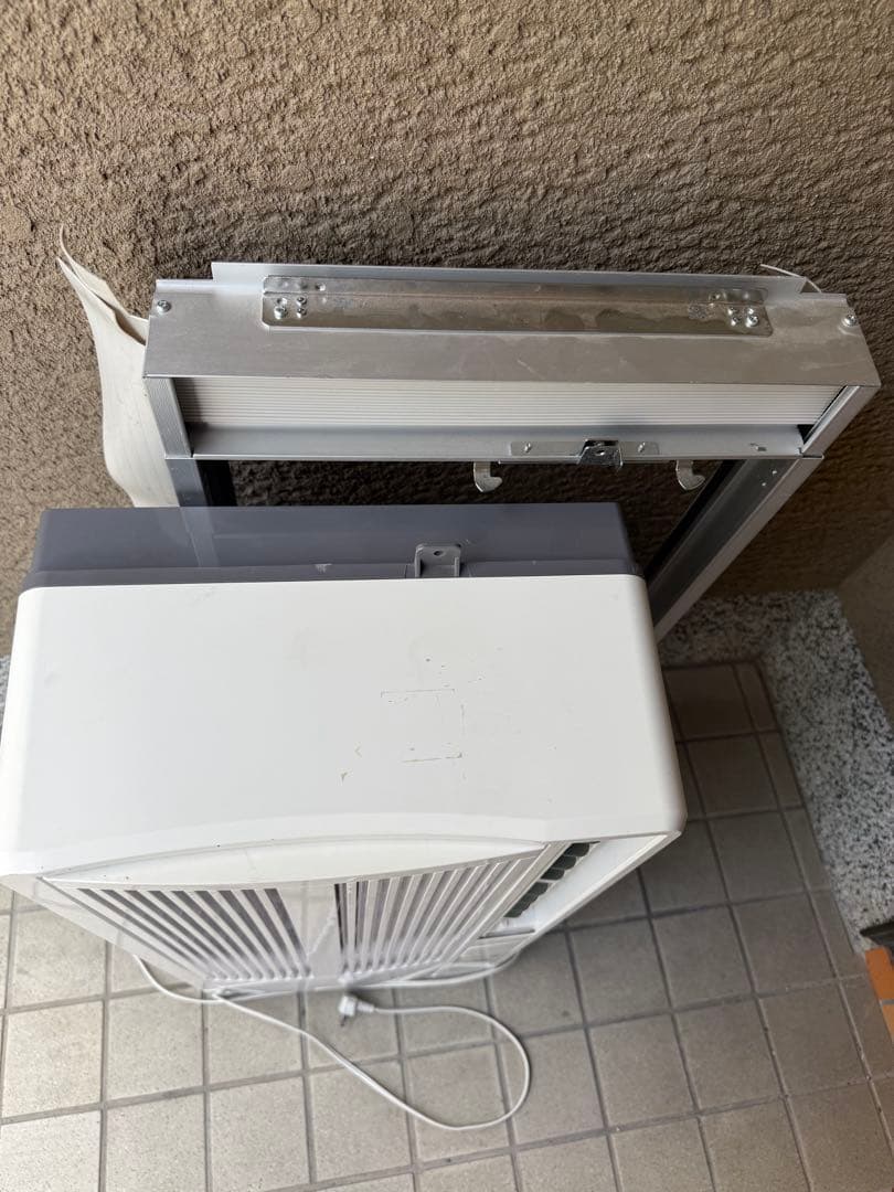 窓用エアコン ホワイト　KAW-1902