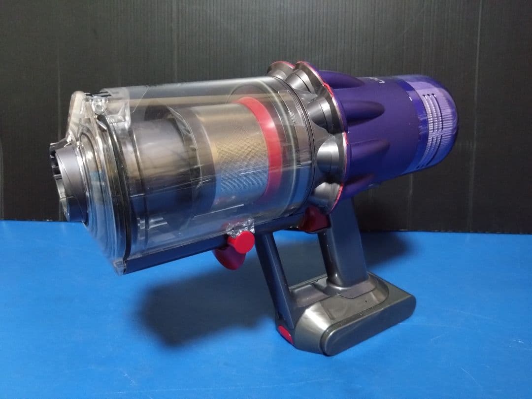 大人気モデル！dyson‼️デジタルスリムフィラフィ SV18充電スタンド付き①