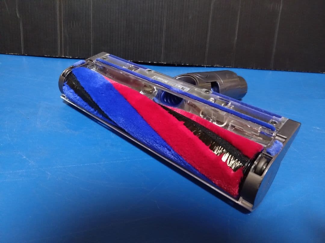 大人気モデル！dyson‼️デジタルスリムフィラフィ SV18充電スタンド付き①