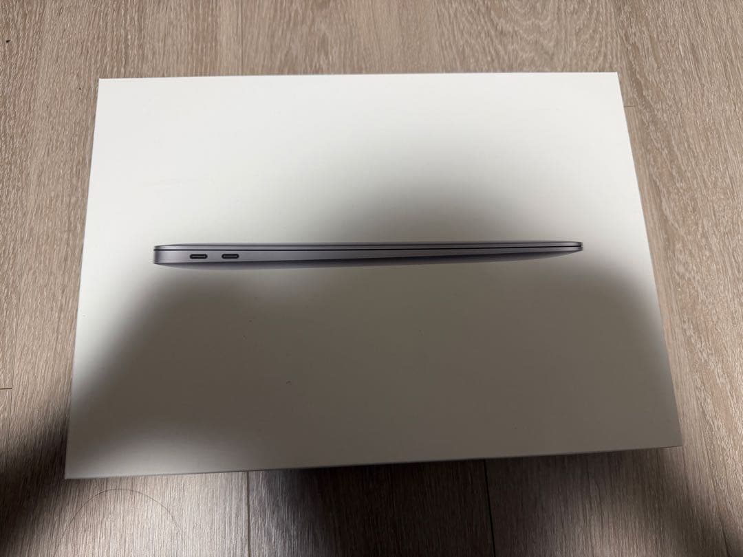 【美品】M1 MacBook Air 13インチスペースグレー 8gb256gb