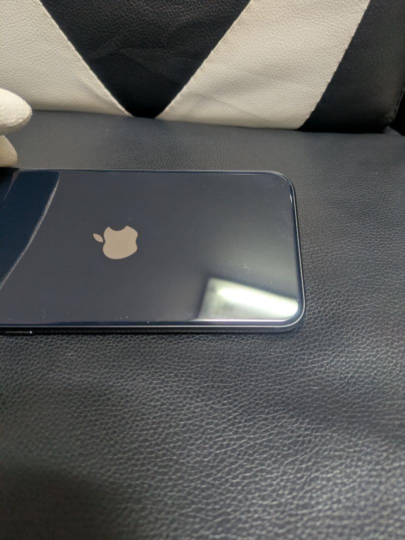 iPhone　se3 第3世代　64gb SIMフリー　黒　ブラック　63