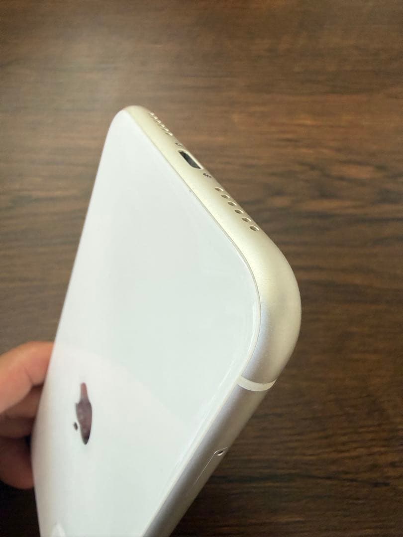 Apple iPhone 11 ホワイト 本体　128GB