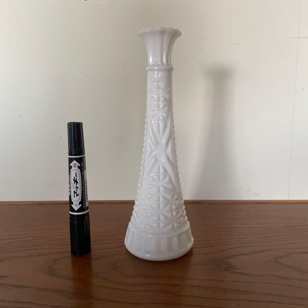 アンティークミルクガラスの花瓶