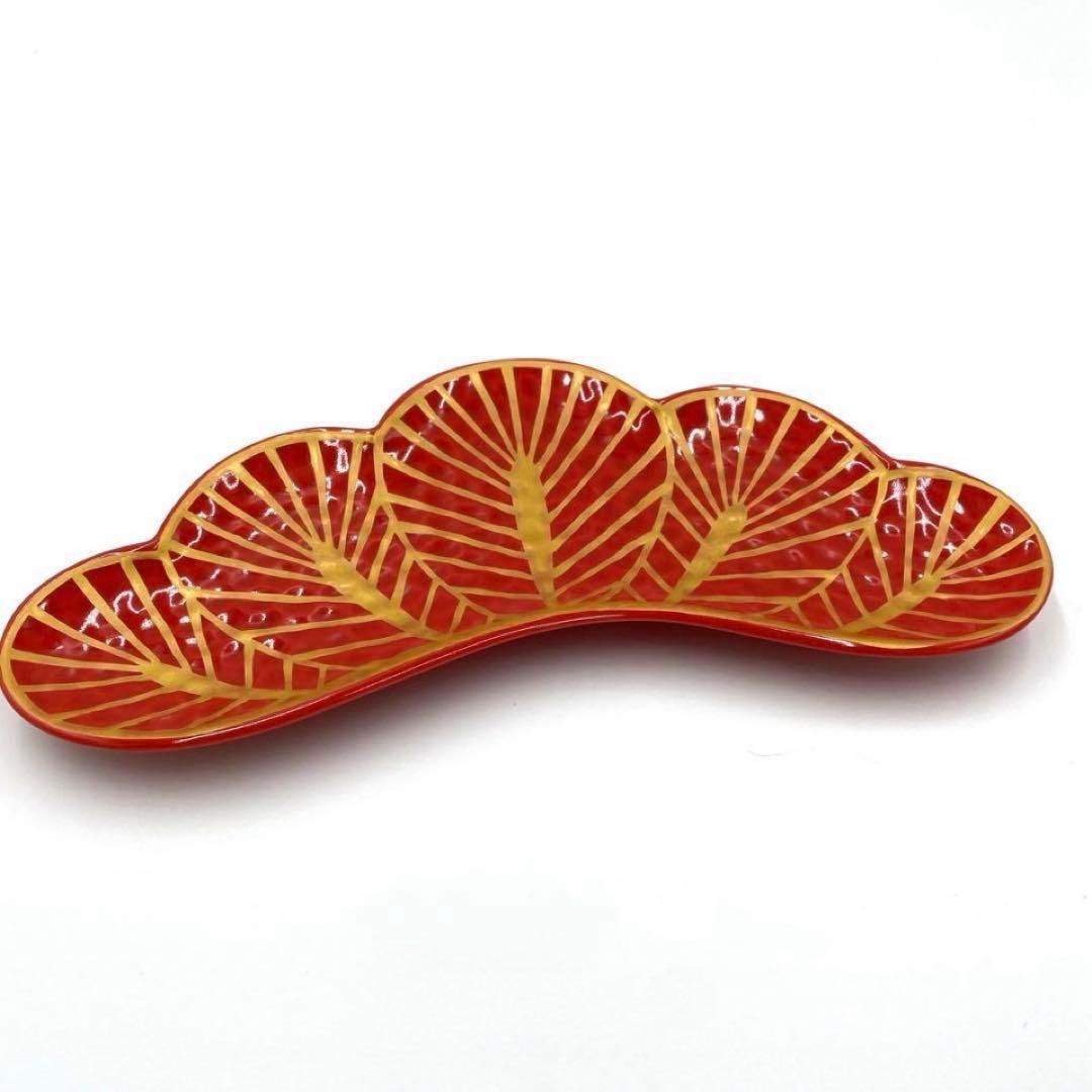 【新品】【大人気】錦赤金松葉形前菜皿３枚セット　縁起物