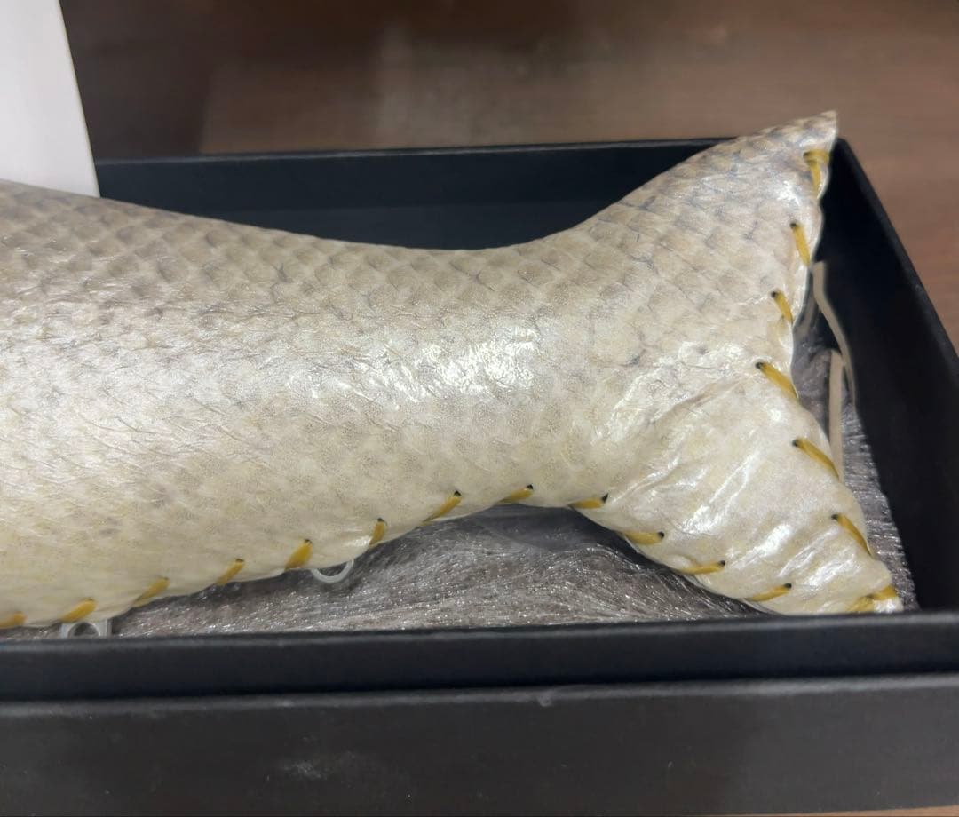 マニフォールド　デニイロ 343　アトランティックサーモン　アゴ下フレーム　魚皮