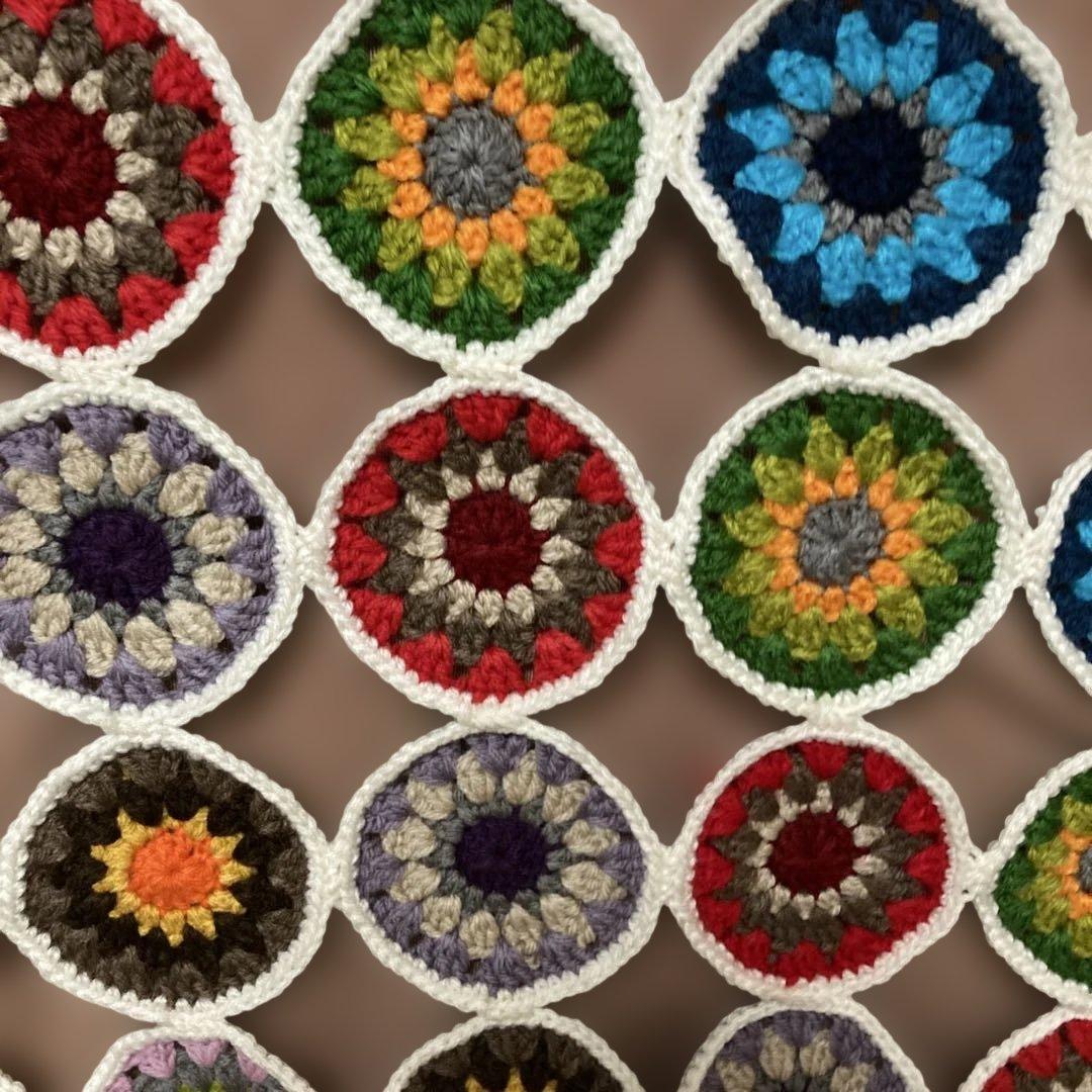 ハンドメイド♡♡カラフルな円形モチーフ編み手編み装飾