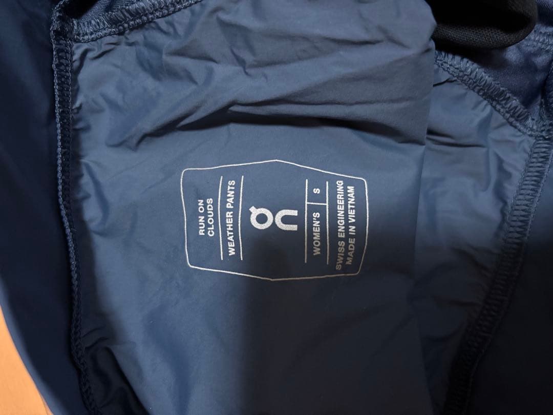 On ランニングウェア　ウェザーパンツパンツ　レディースS