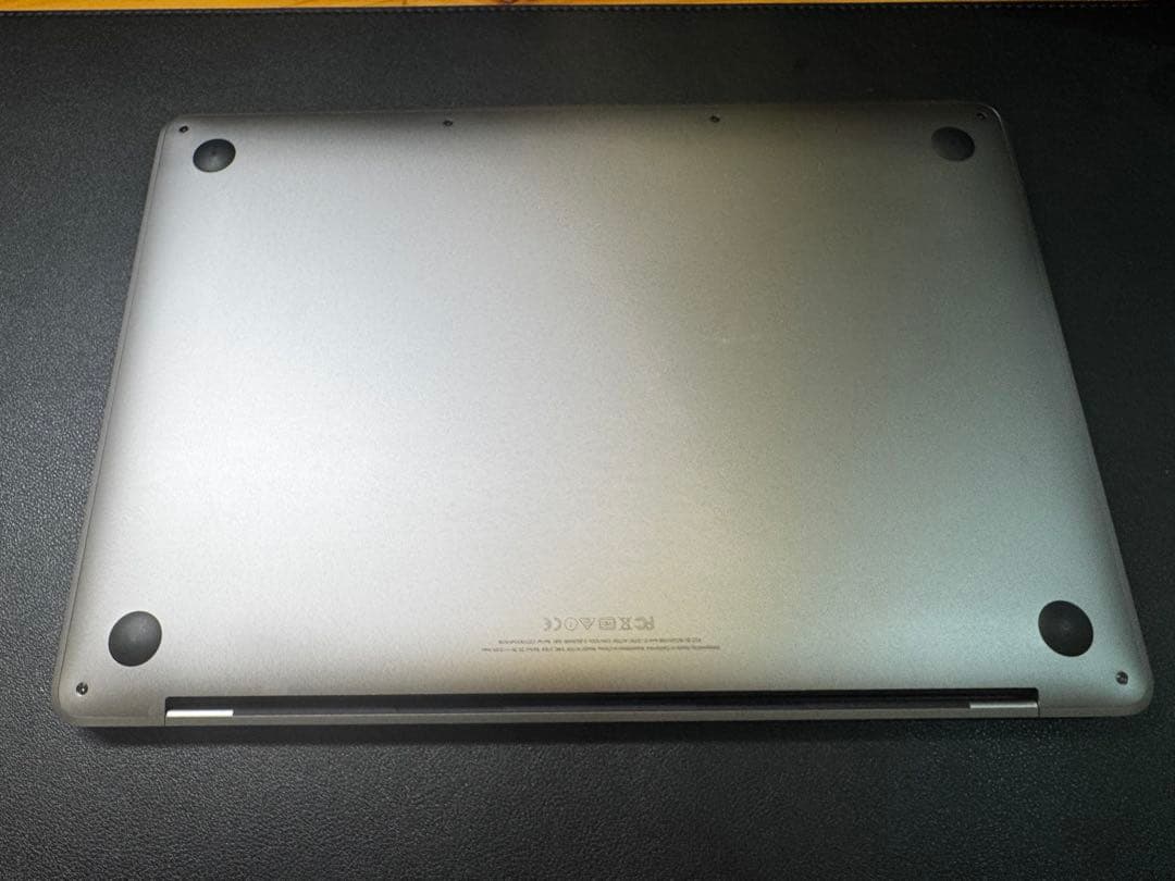 Macbook Pro 13 inch 2017 8G 256G バッテリー正常