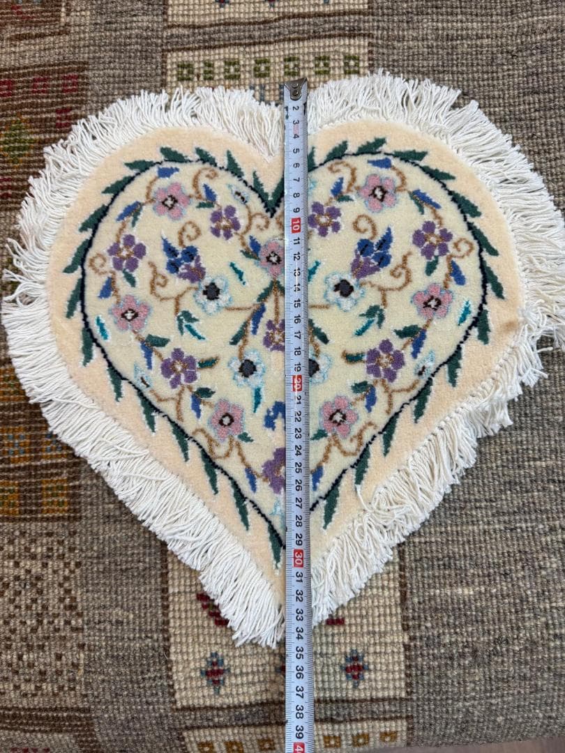 ペルシャ絨毯 ナイン産 ハート型ラグ 35cm 手織りバレンタイン 希少