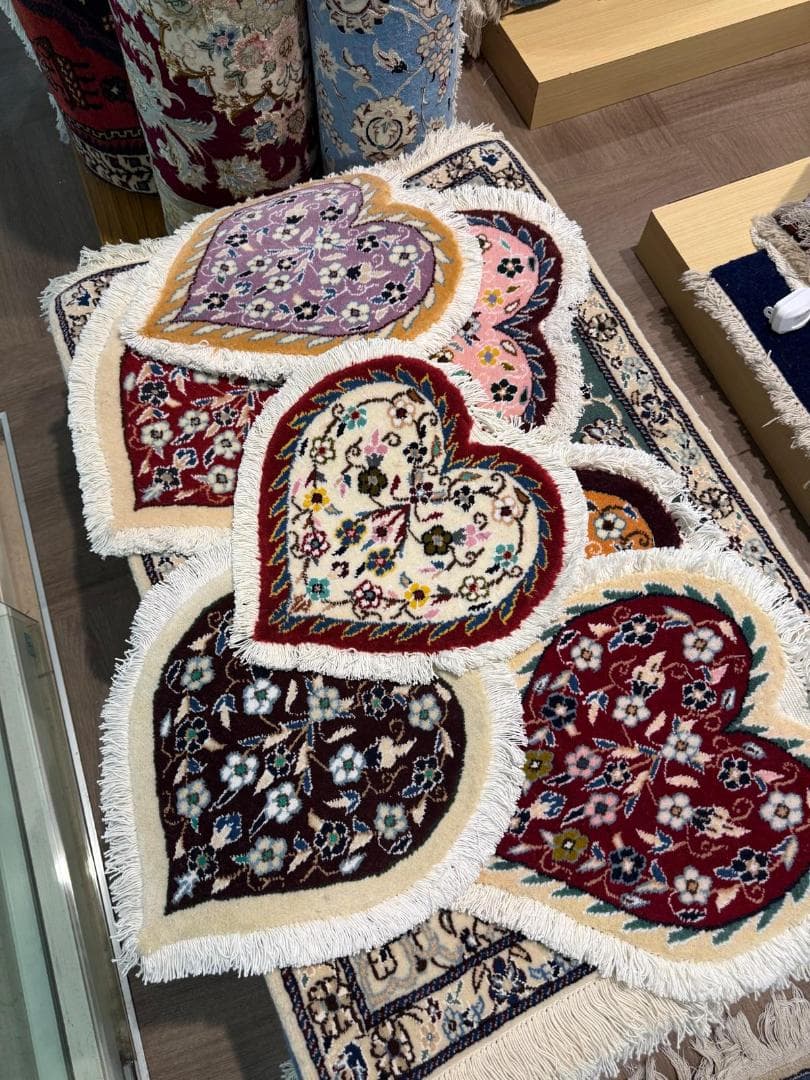 ペルシャ絨毯 ナイン産 ハート型ラグ 35cm 手織りバレンタイン 希少