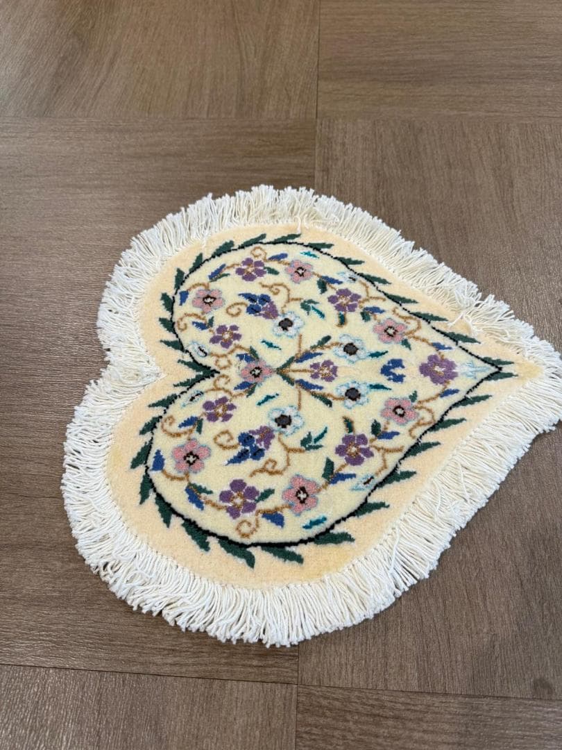 ペルシャ絨毯 ナイン産 ハート型ラグ 35cm 手織りバレンタイン 希少