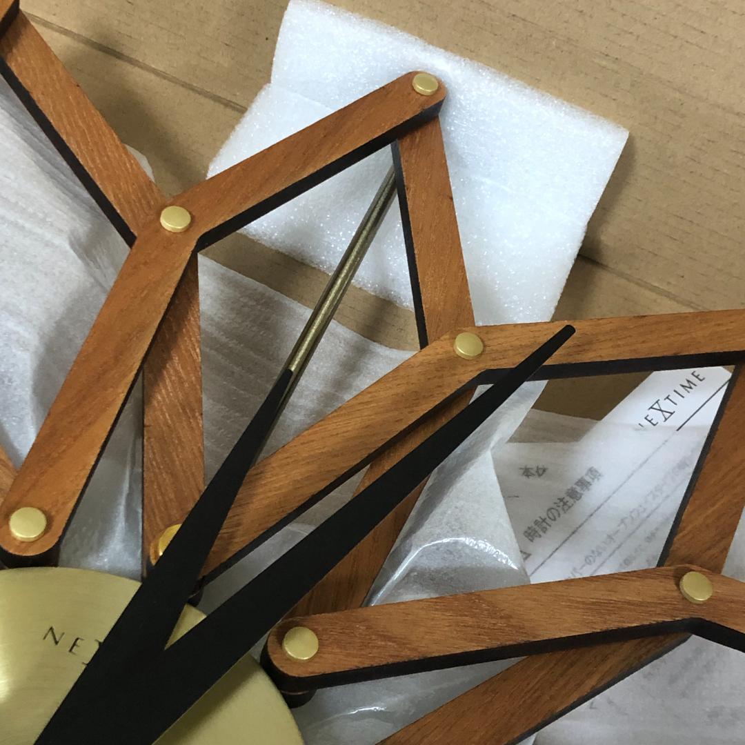 NEXTIME　木製　変形　掛時計【新品】ウォールクロック　北欧　モダン　ウッド