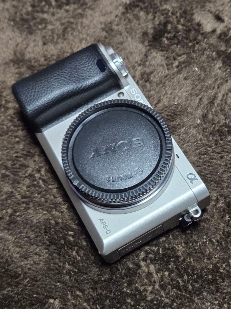 SONY α6000 ボディ単体 シルバー｜バッテリー・チャージャー・SD付属