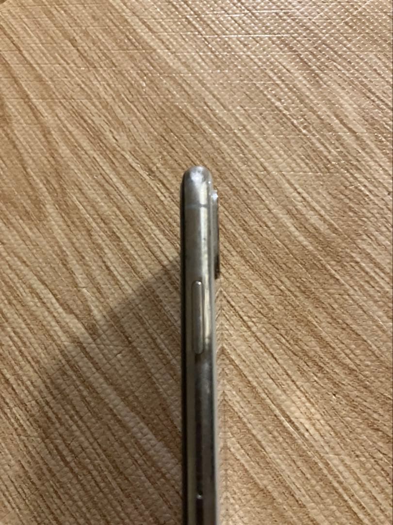 バ*ニ様 iPhone X シルバー 256GB SIMフリー