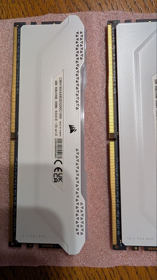 メモリー CORSAIR DDR4 3200 16GB(8GBx2)VENGEANCE
