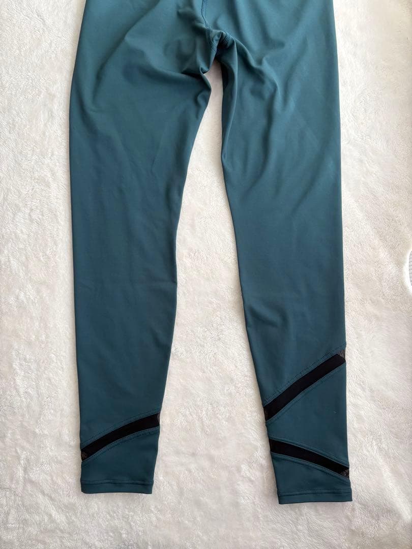【新品】吸汗速乾レギンス S ホットヨガ 緑 メッシュ Chacott